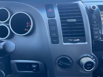 2011 Toyota SEQUOIA Platinum