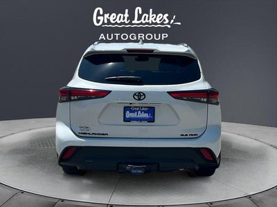 2022 Toyota HIGHLANDER XLE