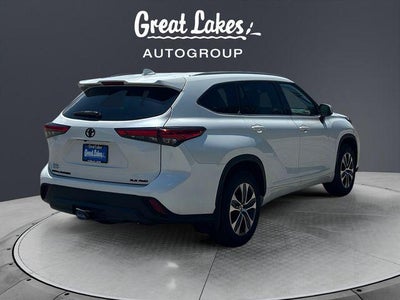 2022 Toyota HIGHLANDER XLE