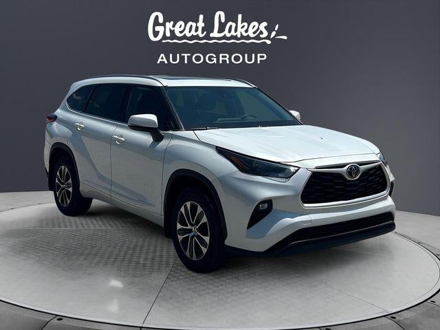 2022 Toyota HIGHLANDER XLE
