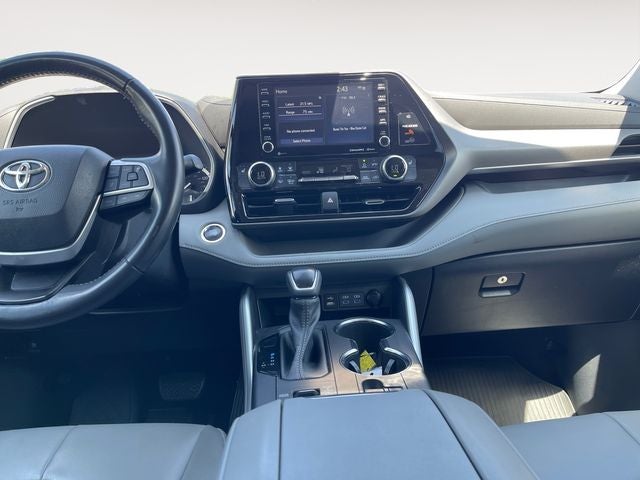 2022 Toyota HIGHLANDER XLE