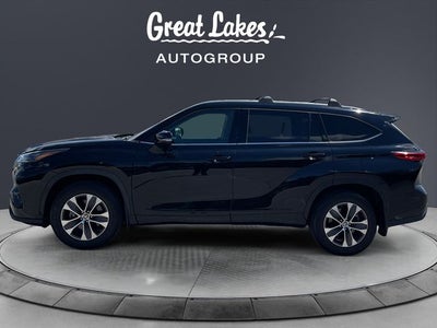 2022 Toyota HIGHLANDER XLE