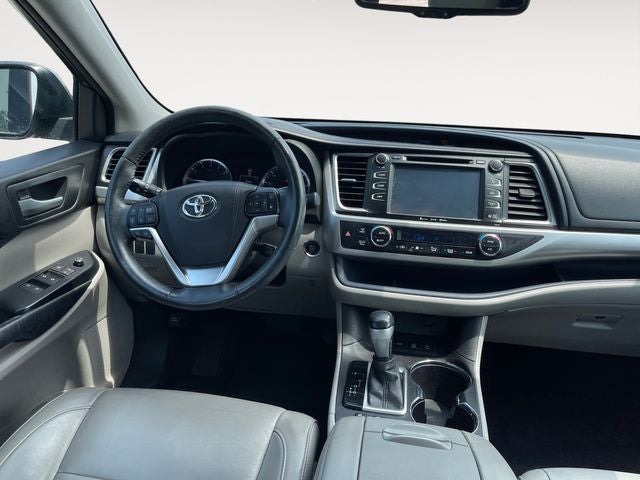 2016 Toyota Highlander XLE V6