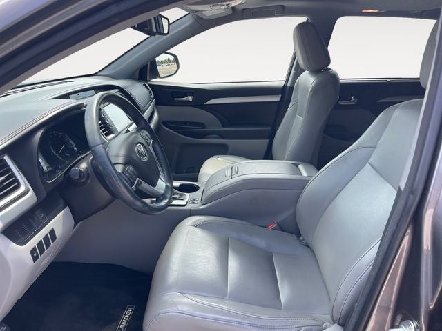 2016 Toyota Highlander XLE V6