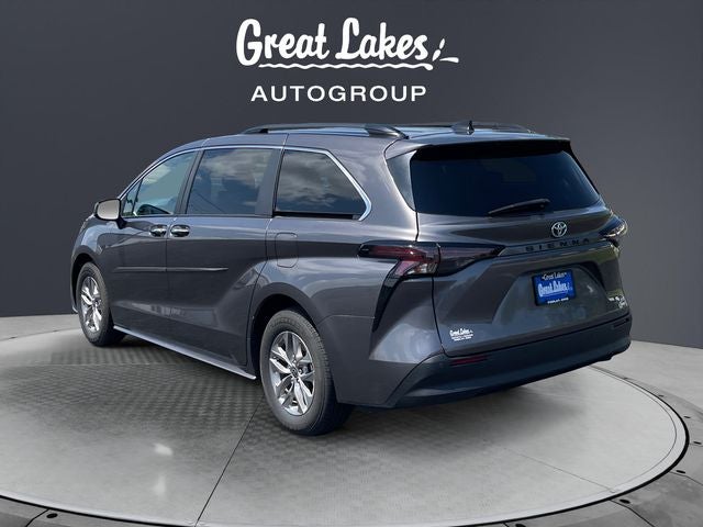 2023 Toyota Sienna XLE 7 Passenger