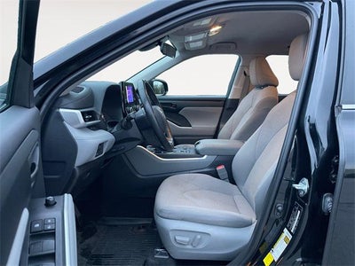 2023 Toyota HIGHLANDER LE