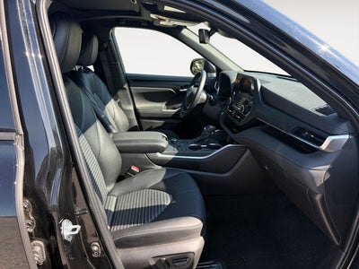 2025 Toyota Highlander XSE