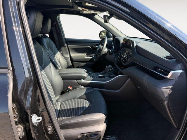 2025 Toyota Highlander XSE