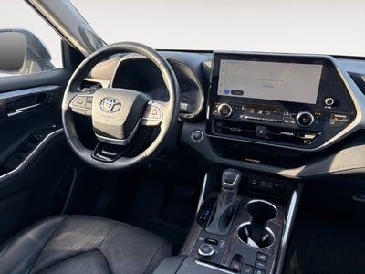 2023 Toyota Highlander Platinum