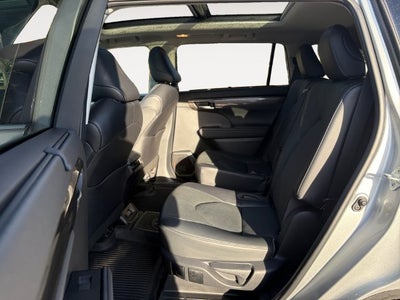 2023 Toyota Highlander Platinum