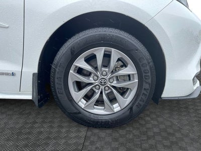 2021 Toyota SIENNA LE LE 8 Passenger