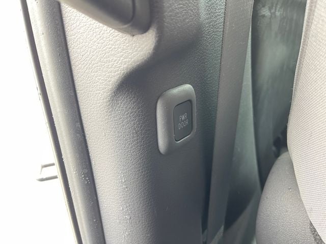 2021 Toyota SIENNA LE LE 8 Passenger