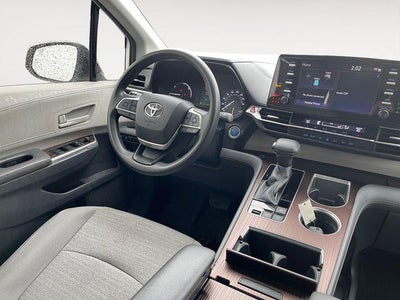 2021 Toyota SIENNA LE LE 8 Passenger