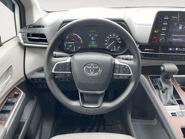 2021 Toyota SIENNA LE LE 8 Passenger