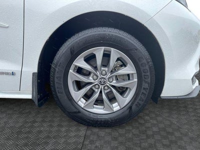 2021 Toyota SIENNA LE LE 8 Passenger