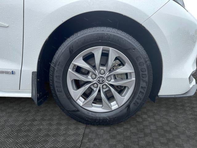 2021 Toyota SIENNA LE LE 8 Passenger