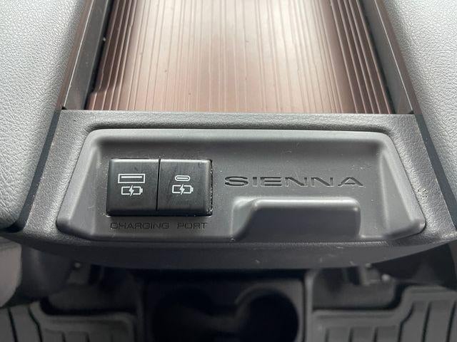 2021 Toyota SIENNA LE LE 8 Passenger