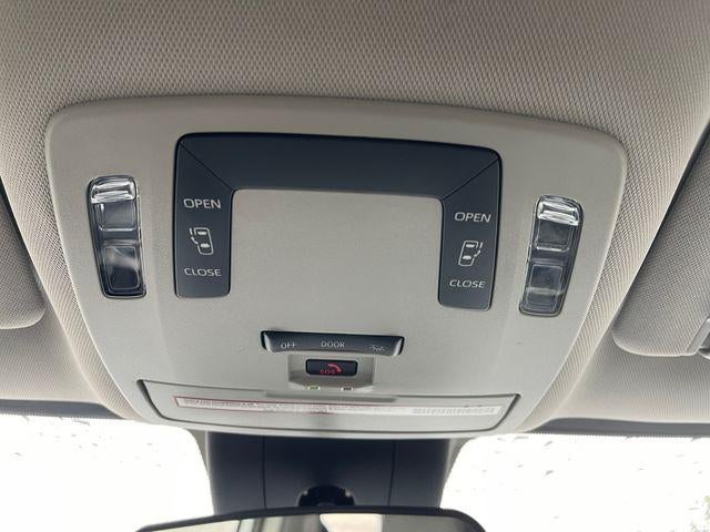 2021 Toyota SIENNA LE LE 8 Passenger