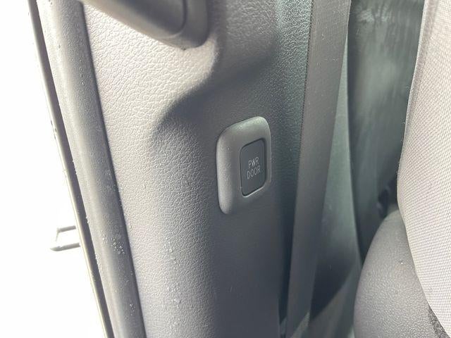 2021 Toyota SIENNA LE LE 8 Passenger