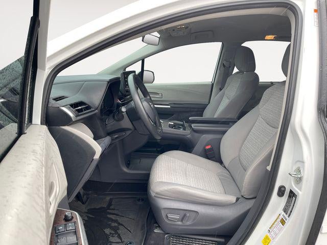 2021 Toyota SIENNA LE LE 8 Passenger