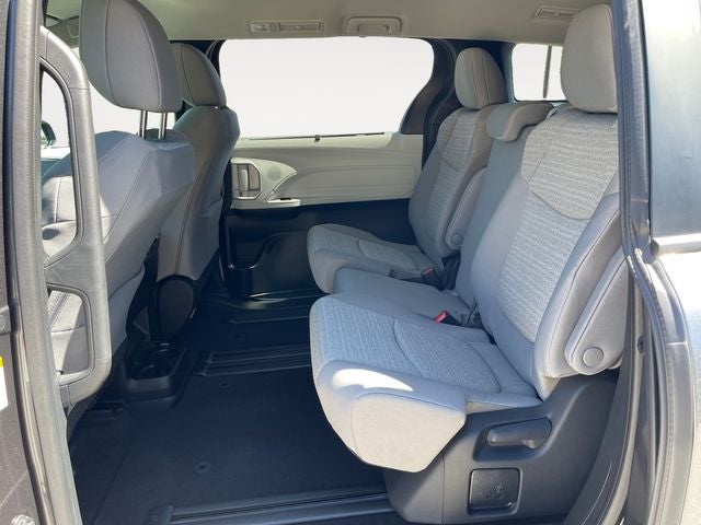 2025 Toyota Sienna LE 8 Passenger
