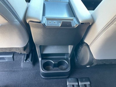 2025 Toyota Sienna LE 8 Passenger
