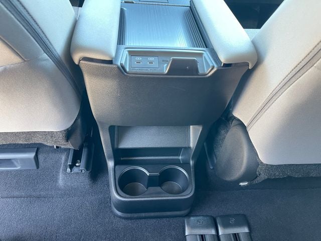 2025 Toyota Sienna LE 8 Passenger