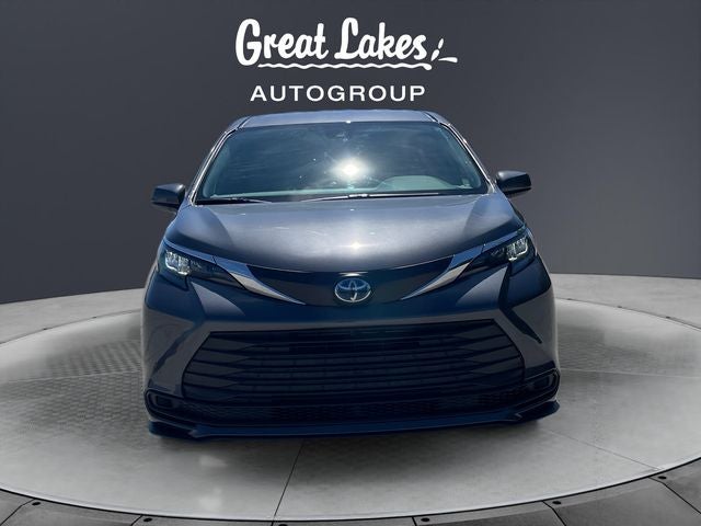 2025 Toyota Sienna LE 8 Passenger