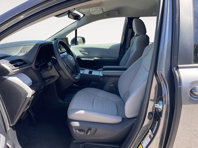 2025 Toyota Sienna LE 8 Passenger