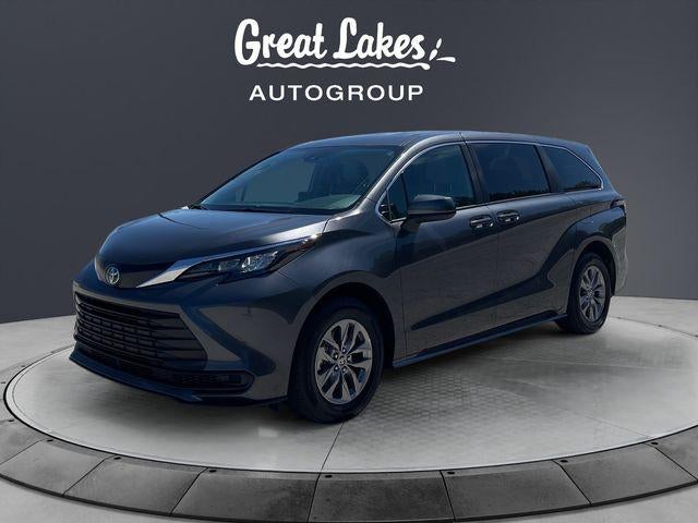 2025 Toyota Sienna LE 8 Passenger