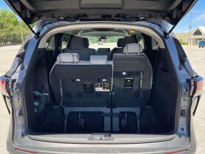 2025 Toyota Sienna LE 8 Passenger