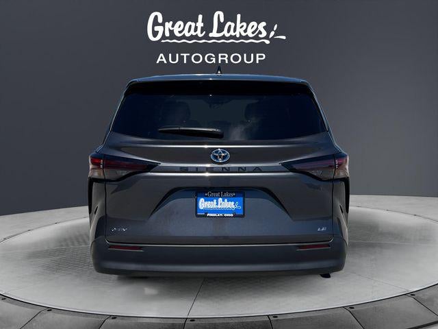 2025 Toyota Sienna LE 8 Passenger
