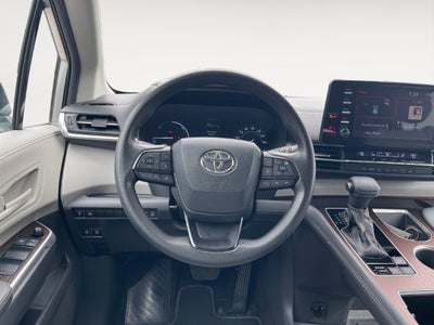 2024 Toyota Sienna LE 8 Passenger