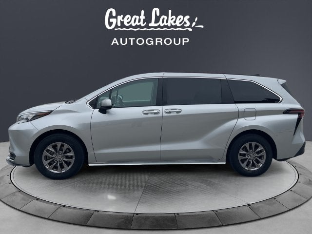2024 Toyota Sienna LE 8 Passenger