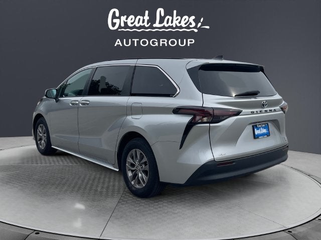 2024 Toyota Sienna LE 8 Passenger