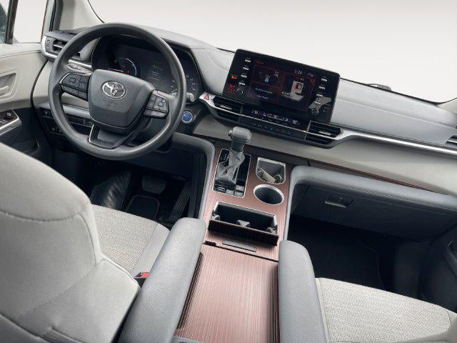 2024 Toyota Sienna LE 8 Passenger