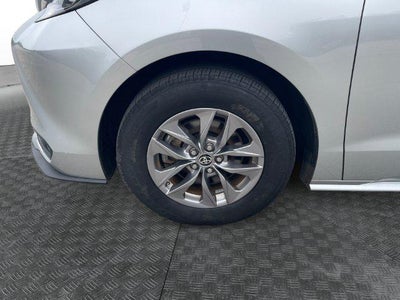 2024 Toyota Sienna LE 8 Passenger