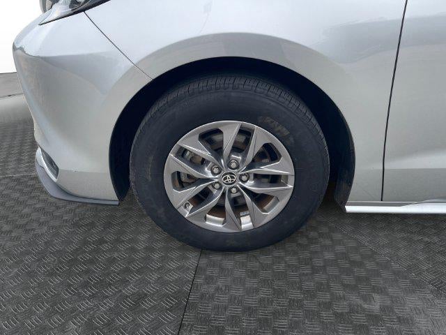 2024 Toyota Sienna LE 8 Passenger