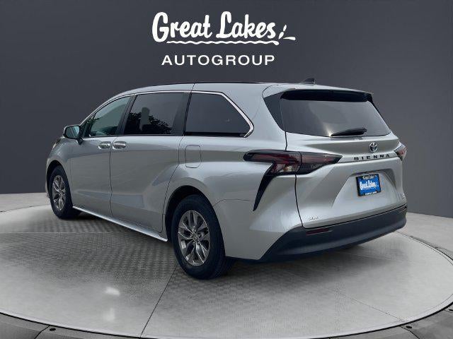 2024 Toyota Sienna LE 8 Passenger