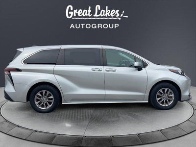 2024 Toyota Sienna LE 8 Passenger