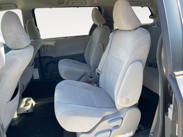 2017 Toyota Sienna LE 8 Passenger