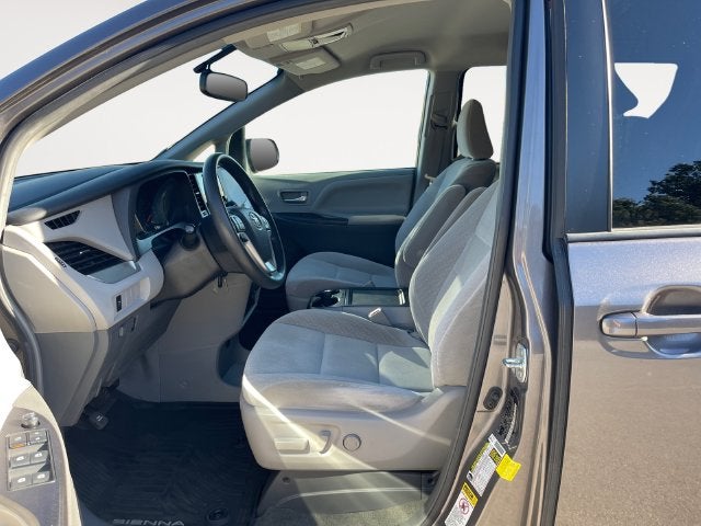 2017 Toyota Sienna LE 8 Passenger