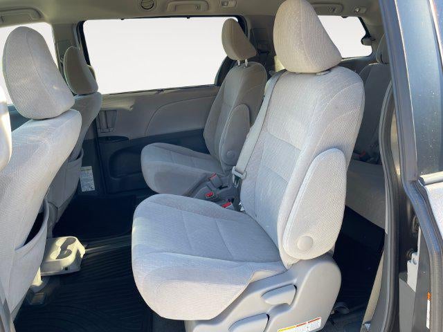 2017 Toyota Sienna LE 8 Passenger