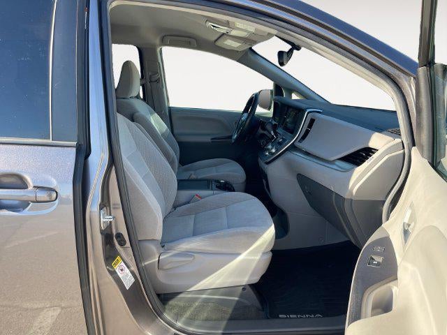 2017 Toyota Sienna LE 8 Passenger