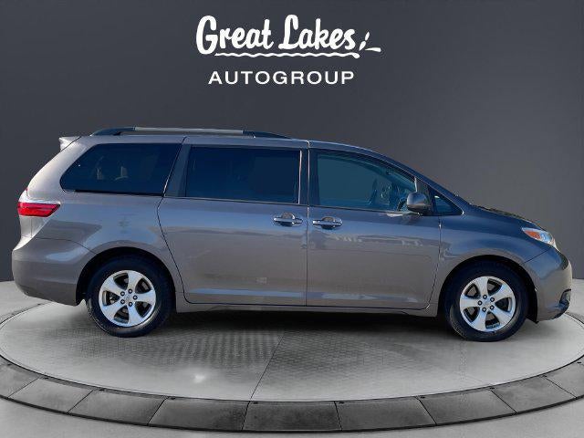 2017 Toyota Sienna LE 8 Passenger