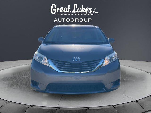 2017 Toyota Sienna LE 8 Passenger