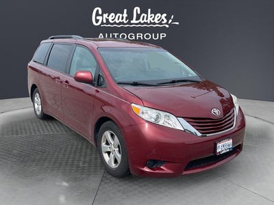 2017 Toyota Sienna LE 8 Passenger