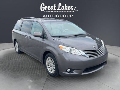 2013 Toyota SIENNA XLE 3.5L XLE 8 Passenger