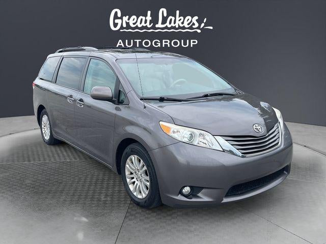 2013 Toyota SIENNA XLE 3.5L XLE 8 Passenger