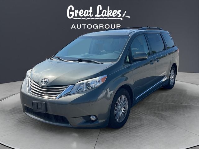 2014 Toyota SIENNA XLE 3.5L XLE 8 Passenger